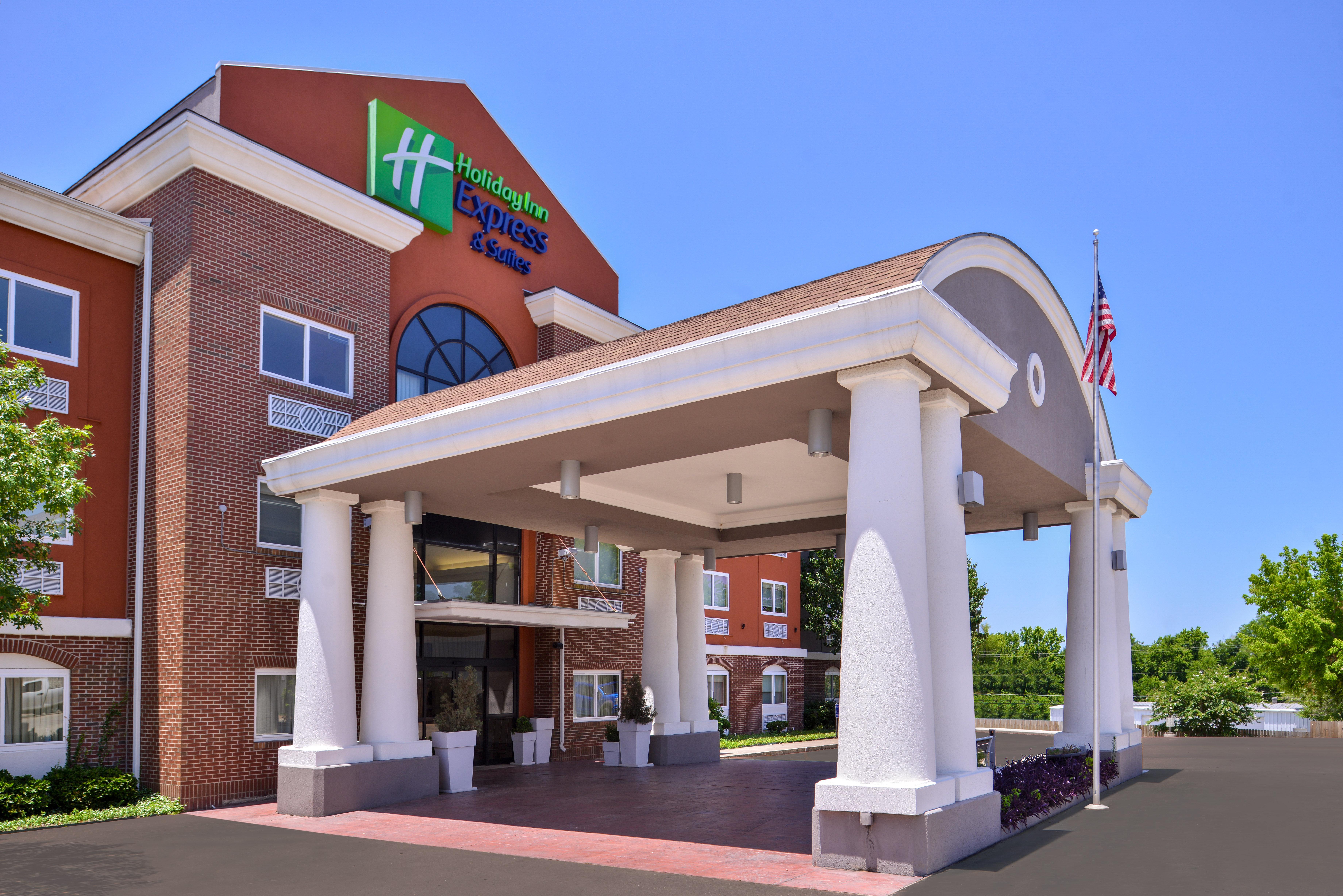 Holiday Inn Express Hotel & Suites Elgin, An Ihg Hotel Экстерьер фото